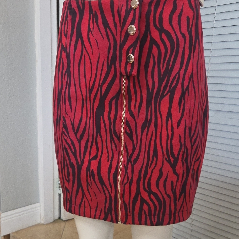 GUESS Red & Black Animal Print Front Zip Mini Pencil Skirt Sz 6 [1119]